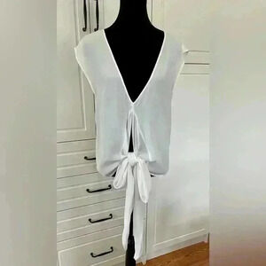 XIX Palms Sleeseless Kimono Top Size S/M with a boxy roomy fit in an off-white